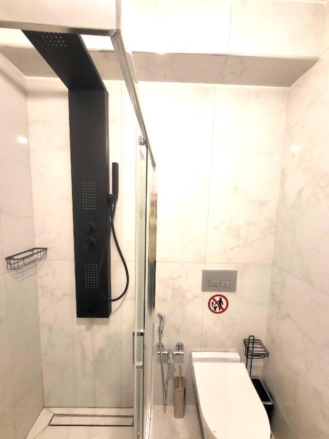 Fabilicious Suites - 2 Apartments- Romantic Jacuzzi & Spacious Family Comfort Athènes Extérieur photo