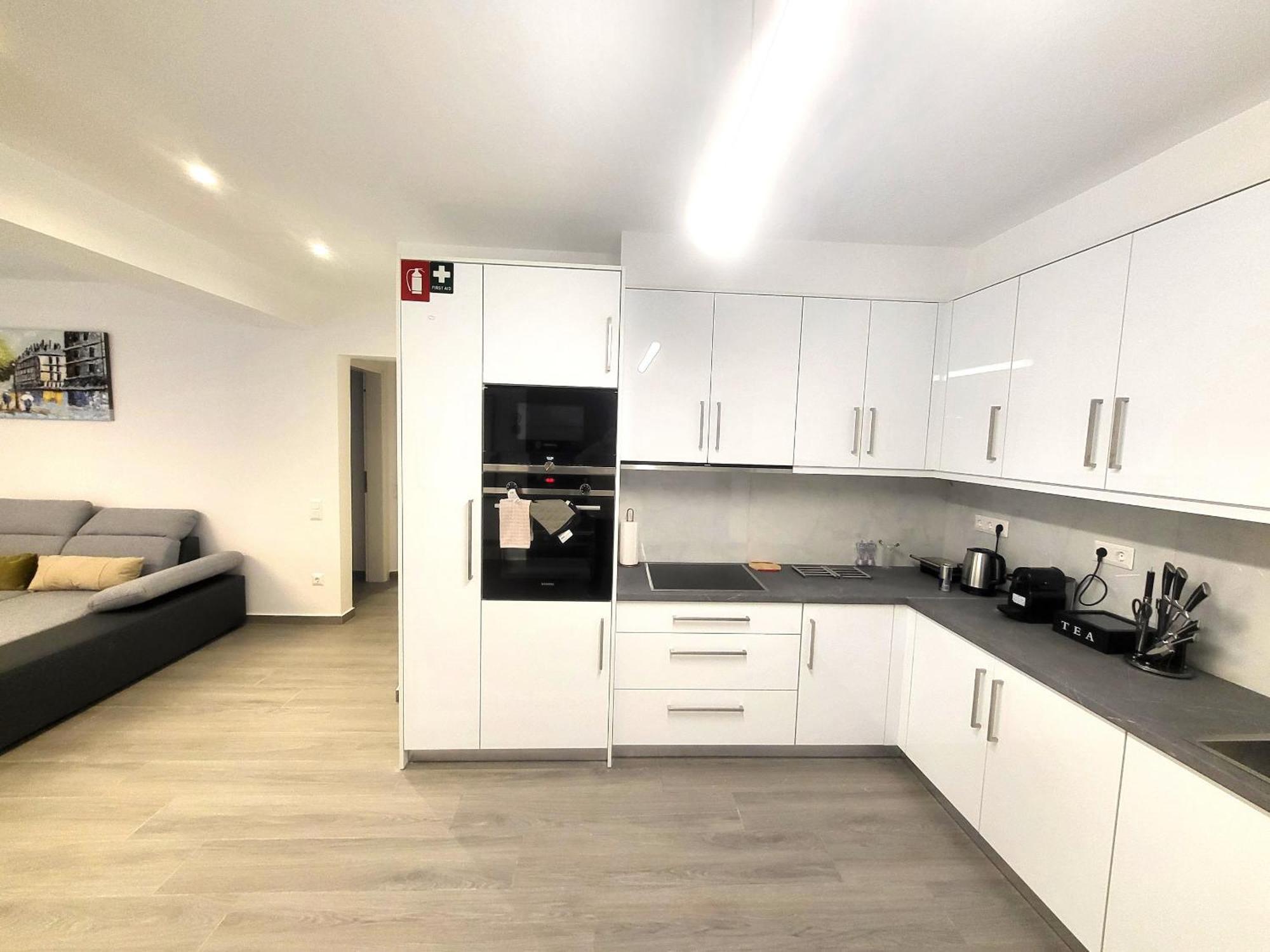 Fabilicious Suites - 2 Apartments- Romantic Jacuzzi & Spacious Family Comfort Athènes Extérieur photo